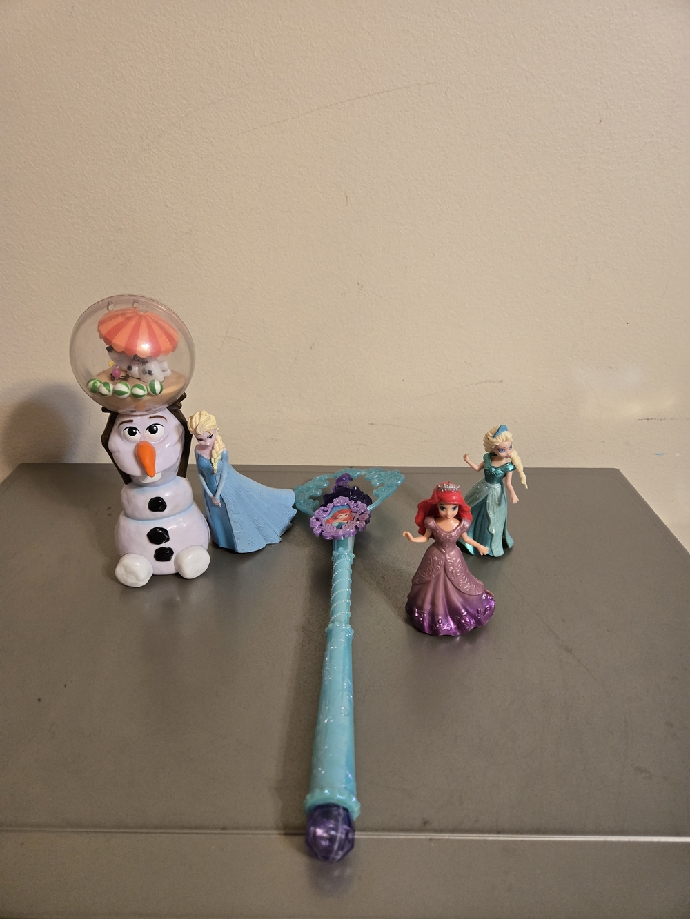 Disney Frozen and Disney Princess Assorted Figure Set